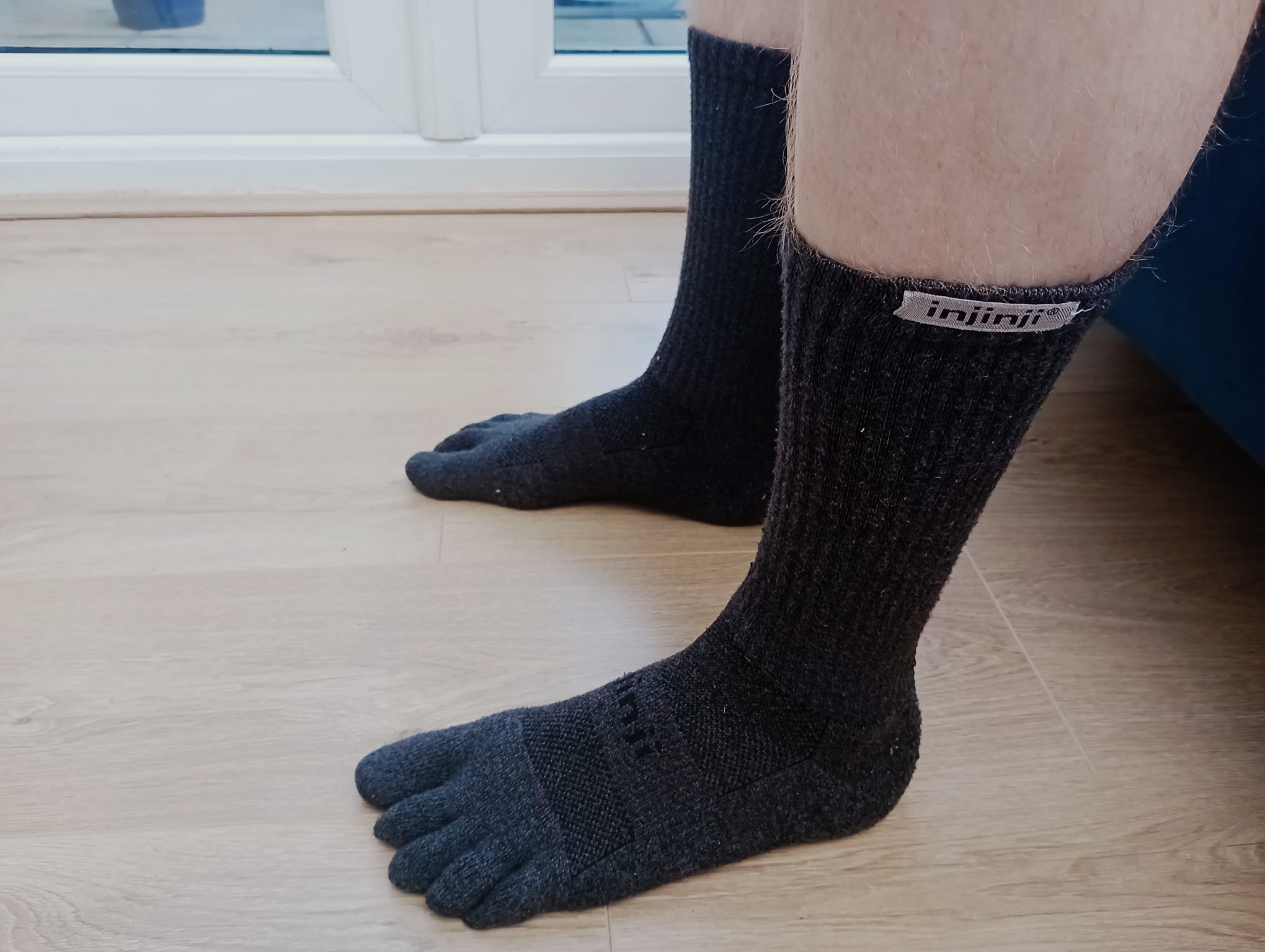 I’m also a big fan of the subtle design & signature Injinji logo in clear view up top.